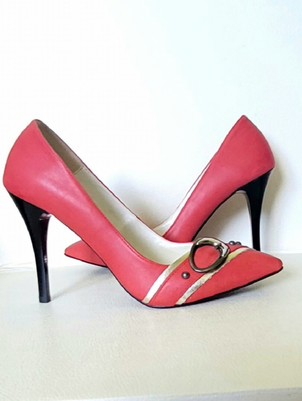 Unique Polak Pointy Red Pumps Sz 40/9-9.5